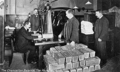 The Chancellor Balance, Royal Mint, Tower Hill, London, tidlig på 1900-tallet av Unbekannt
