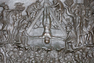 Korsfestelsen av St. Peter - Detalj av en portal - Inngangsdør til St. Peterskirken, Roma, Italia av Unbekannt