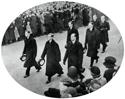 Hertugen av York og hans brødre i kong George Vs begravelsesprosesjon, 1936, 1937 av Unbekannt