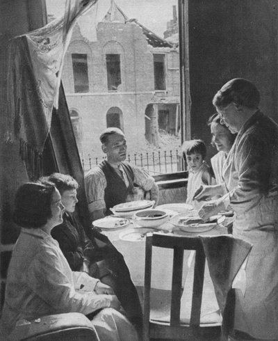 Familien må spise, c1940 1942 av Unbekannt