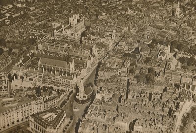 The Lair of the Law as Few Londoners Ever See It: The Temple and the Courts of Justice, c1935. av Unbekannt