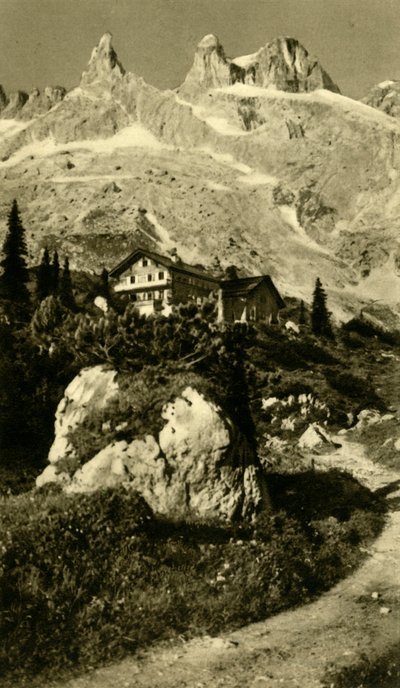 Lindauer Hütte ved foten av Drei Türme, Østerrike, c1935. av Unbekannt