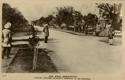 The Mall, Rawalpindi - Mot Lockharts Memorial i avstand, c1918-c1939. av Unbekannt
