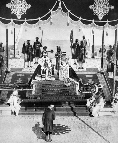 Nizam fra Hyderabad hyller ved Delhi Durbar, 1911, 1935 av Unbekannt