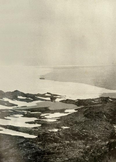 Skipet utenfor Pram Point, like før avreise mot nord, c1908, 1909 av Unbekannt