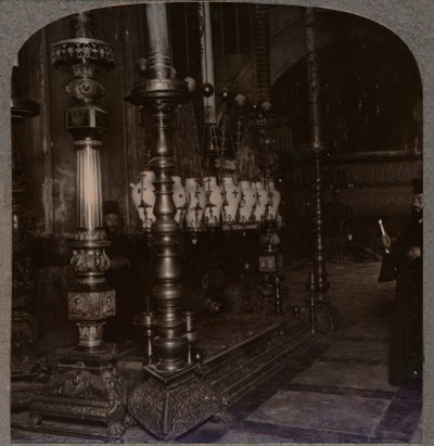 Bebudelsessteinen i Den hellige gravs kirke, Jerusalem, ca 1900 av Unbekannt