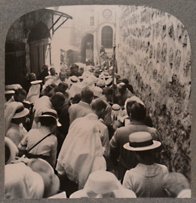 Via Dolorosa fra Tower of Antonio til Den hellige gravs kirke, ca 1900 av Unbekannt
