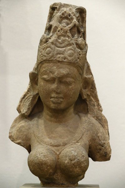 Victoria og Albert-museet. Alv. 800-900. Pratihara-perioden. sandstein. Sentral-India (Madhya Pradesh). Storbritannia av Unbekannt