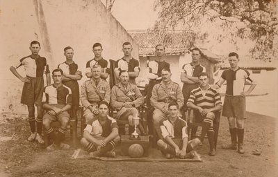 Young Soldiers Football Team i den første bataljonen, The Queens Own Royal West Kent Regiment. P av Unbekannt