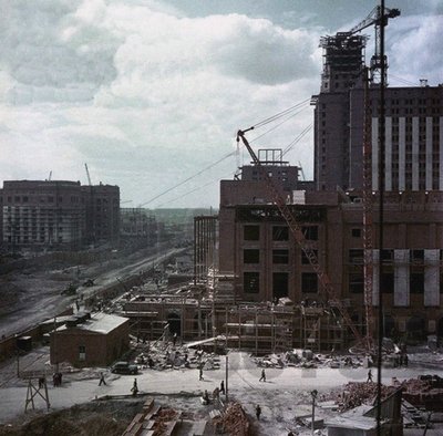 Byggingen av hovedbygningen til Moscow State University på Lenin Hills av Unbekannt