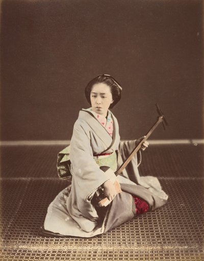 "Tokyo Geisha med Shamisen", 1870-tallet. av Unbekannt