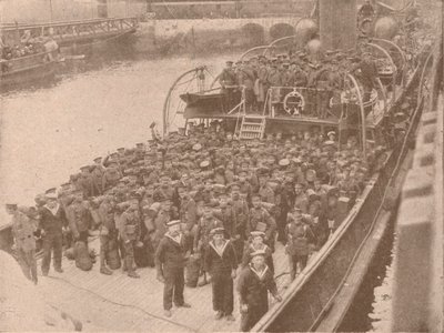 Tropper om bord på en kanaltransport, c1915 1928 av Unbekannt