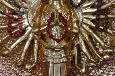 Tu An buddhisttempel. Quan Am bodhisattva av medfølelse eller barmhjertighetsgudinnen, Saint-Pierre-en-Faucigny, Frankrike av Unbekannt