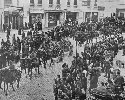Tyrkisk artilleri forlater Konstantinopel i aktiv tjeneste, 1915 av Unbekannt
