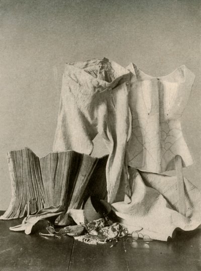 To par stag, knebukser, perlepose, veske og vattert underkjole, ca. 1700-tallet, 1937. av Unbekannt