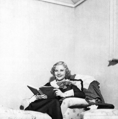 Una Merkel , amerikansk filmskuespillerinne, 1934-1935 av Unbekannt