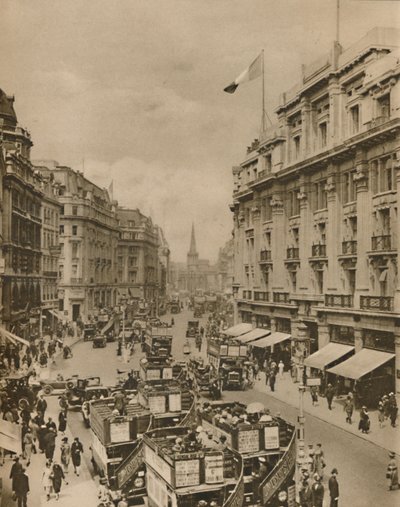 Øvre del av Regent Street, The Paradise of Londons Shoppers, c1935. av Unbekannt