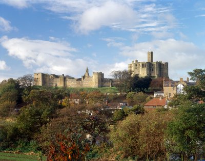 Warkworth Castle, c1990-2010   1208338   no       norwegian Successfully Translated  Original: Portrait of Empress Catherine II (1729-1796) par Rokotov, Fyodor Stepanovich (1735-1808). Oil on canvas, Second Half of the 18th cen., State A. Radishchev Art Mu av Unbekannt