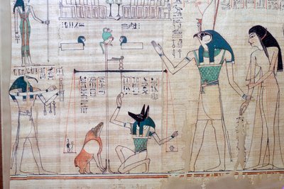 Veiing av den avdødes hjerte mot sannhetens fjær fra den egyptiske boken om dea av Unbekannt