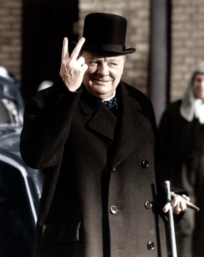 Winston Churchill lager sitt berømte V for Victory-tegn, 1942 av Unbekannt