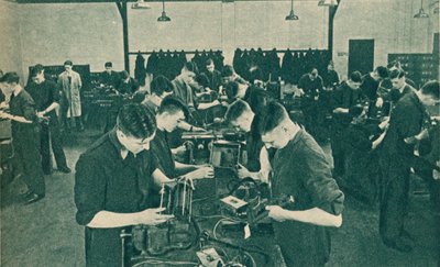 Verksted for trådløs operatørmekanikk, 1940 av Unbekannt