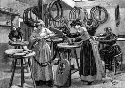 Kvinner som lager pneumatiske dekk for sykler, Frankrike, 1896 av Unbekannt