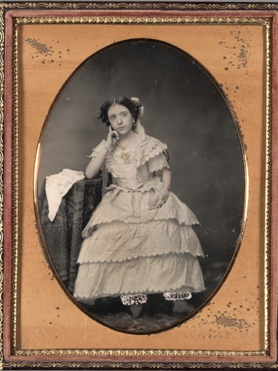 Ung kvinne i Bloomers, ca. 1855. av Unbekannt