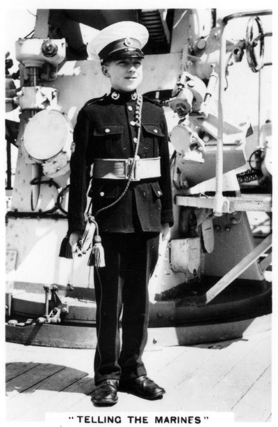 Ung bugler fra Royal Marines, 1937 av Unbekannt