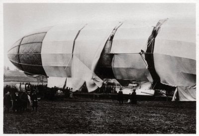 Zeppelin LZ2 etter ødeleggelsen, 1906 1933 av Unbekannt
