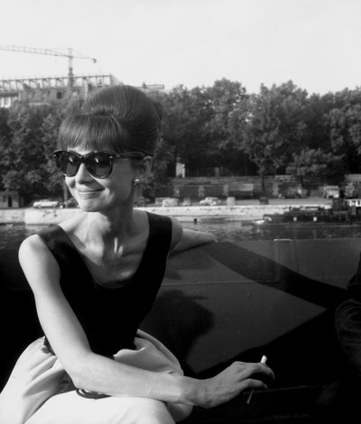 Skuespiller Audrey Hepburn på settefilmen Paris "Paris When It Sizzles" 13. juli 1962 av Unbekannt Unbekannt