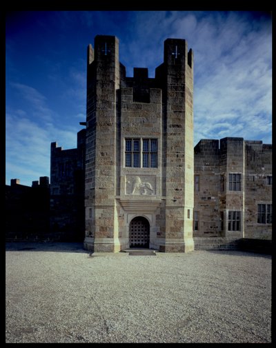 Hovedinngangen til Castle Drogo, designet av Sir Edwin Lutyens (1869-1944) 1910-30 av Unbekannt Unbekannt