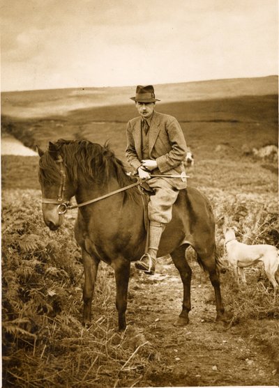 10. hertug av Devonshire til hest på Bolton Moor, sent på 1940-tallet (sepia-bilde) av William M. Timlin