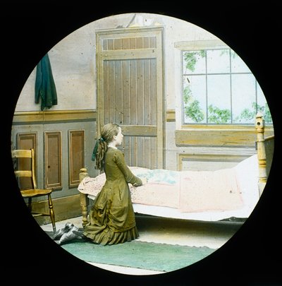 En jente som kneler i bønn ved sengen hennes, magisk lyslykt, ca 1890 av Unbekannt