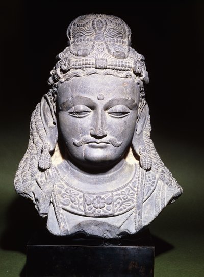 Et stort hode av en Bodhisattva med et nedslått uttrykk, 2.-3. århundre av Unbekannt