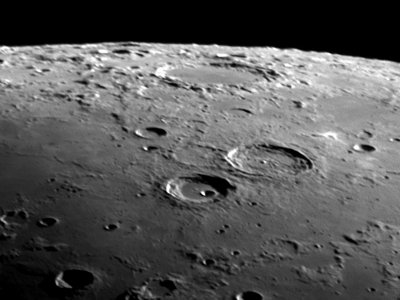 Atlas og Hercules Craters, 25. mai 2004 av Unbekannter Künstler
