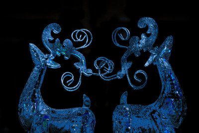Blue Reindeer, 2017 (ommalt fotografi) av Unbekannter Künstler