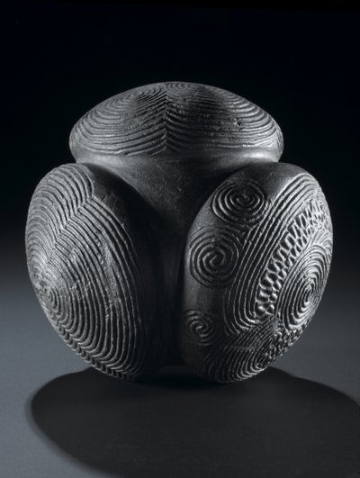 Utskåret ball fra Glass Hill, Towie, Aberdeenshire, neolitisk, ca. 3000 f.Kr. av Unbekannt