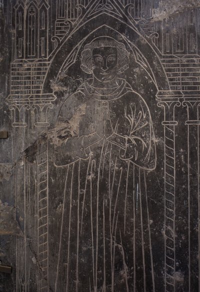 Katedralsamling. Fragment av en steinplate. Bas-relieff. En tjenestemann i kirken. Opprinnelseskirke (Saint-Quentin av Tournai. Slutten av 1200-tallet. av Unbekannter Künstler