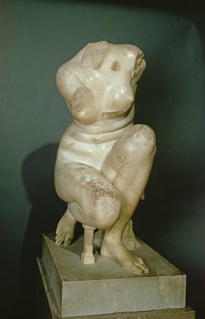 Crouching Aphrodite, romersk kopi av original gresk bronse fra slutten av 3. århundre f.Kr. (marmor) av Unbekannt