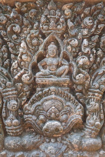 Detalj av en overligger med figuren av muligens Indra på Kala, Baphuon-stil av Unbekannter Künstler