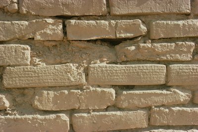 Detalj av murstein med kileskriftinskripsjoner fra Ziggurat, bygget av elamittkongen Untash-Gal (ca. 1265-46 f.Kr.) (bilde) av Unbekannt