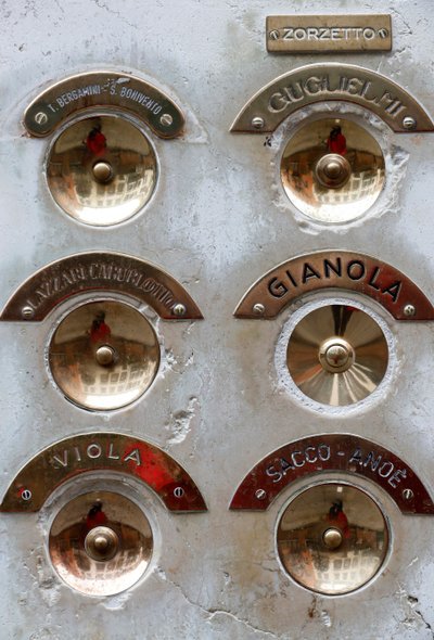 Dørklokkeknapppanel, Venezia, Italia (bilde) av Unbekannt