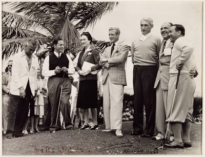Edward, hertug av Windsor (1894-1972) og Wallis, hertuginne av Windsor (1896-1986) på en golfturnering i Nassau av Unbekannt