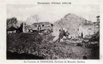 Første verdenskrig (1914-1918) - Østkampanje: Negocani-fontenen i Serbia (for tiden Macedoine) - Postkort av William M. Timlin