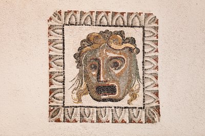 Gulvmosaikk datert til det 1. århundre f.Kr. som viser en Dionysos-maske, fra en romersk villa nær via Ruffinella i Roma, Romas nasjonalmuseum (museo nazionale romano), Roma, Italia av Unbekannter Künstler