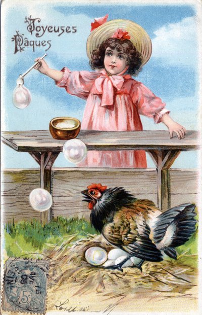 Grußkarte zu Ostern: eine Henne bedeckt ihre Eier und schaut neugierig auf die Seifenblasen, die ein kleines Mädchen macht - Postkarte von 1900-1909 von Unbekannt