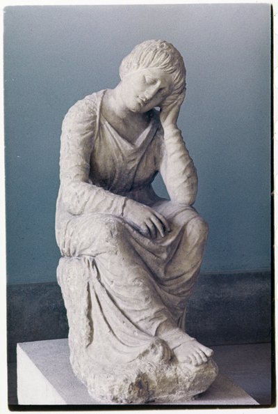 Sørgende jomfru, loftet, Hellas, ca. 330 f.Kr. (stein) av Unbekannt