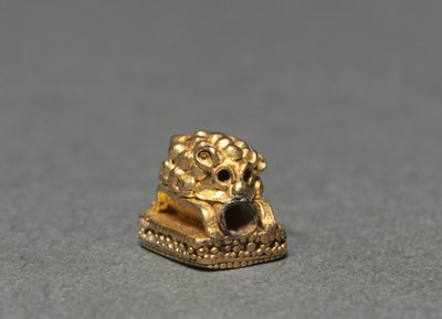 Pinnsvinsmykkeelement, 400-200 f.Kr av Unbekannt