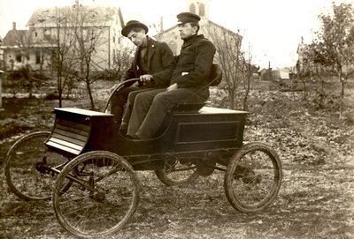 Hull Brothers Automobile, USA, ca. 1903 (s/hvitt-bilde) av Nicolas Liez