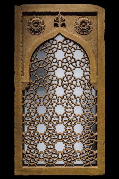 Jali har åttekanter og stjerner. Nord-India, slutten av 1500-tallet - begynnelsen av 1600-tallet. Gres skulpterer. Museet Louvre av William M. Timlin